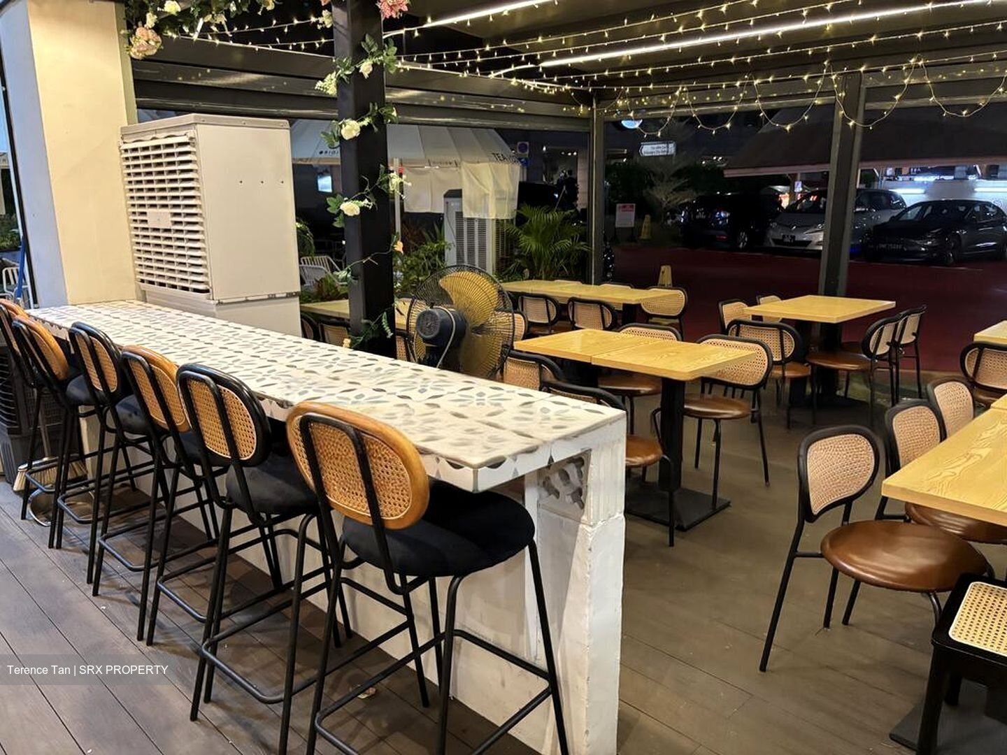 Maxwell Food Centre (D1), Retail #457428311